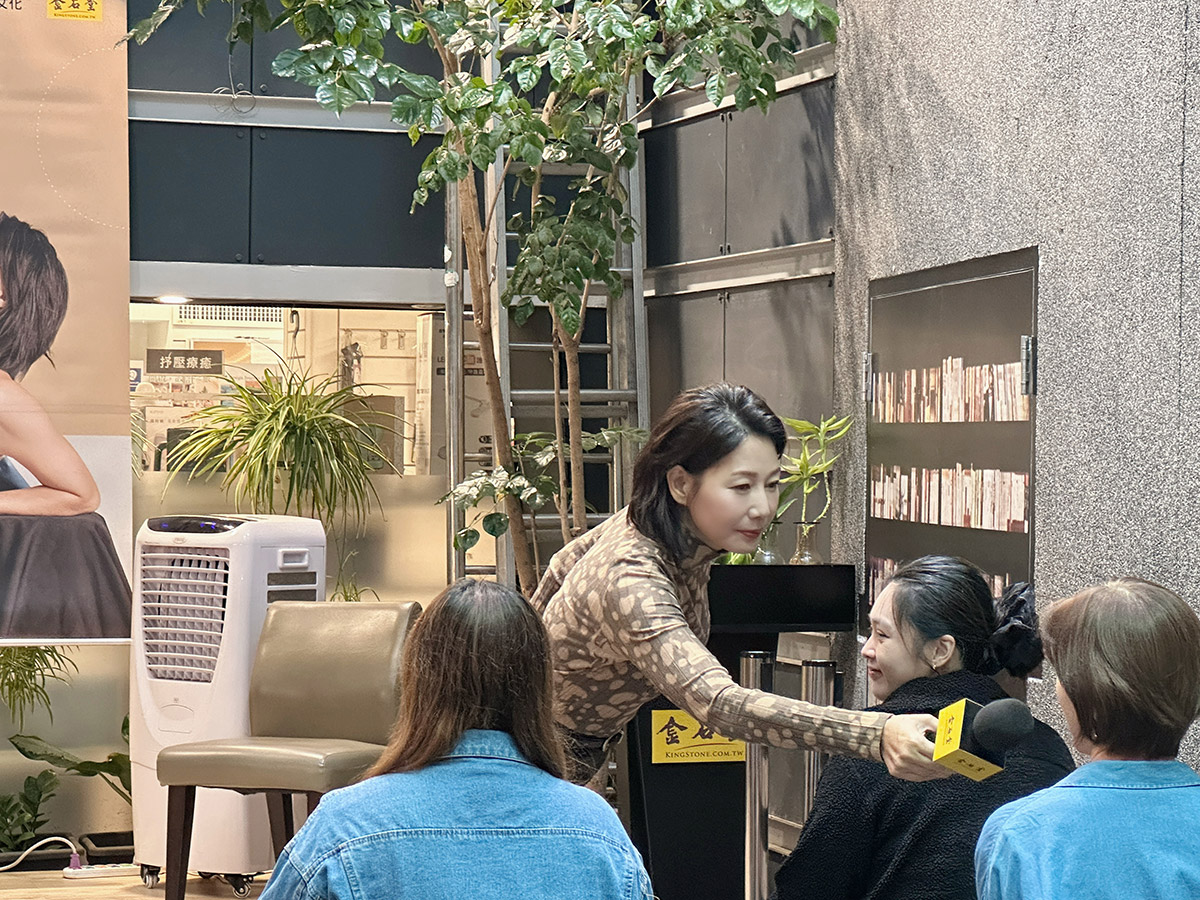 《丁寧的轉念學》掀起療癒熱潮!從金馬影后到轉念練習者,丁寧:正視自己的傷痛、是最深的成長 5 20251103 NEWS 1 41