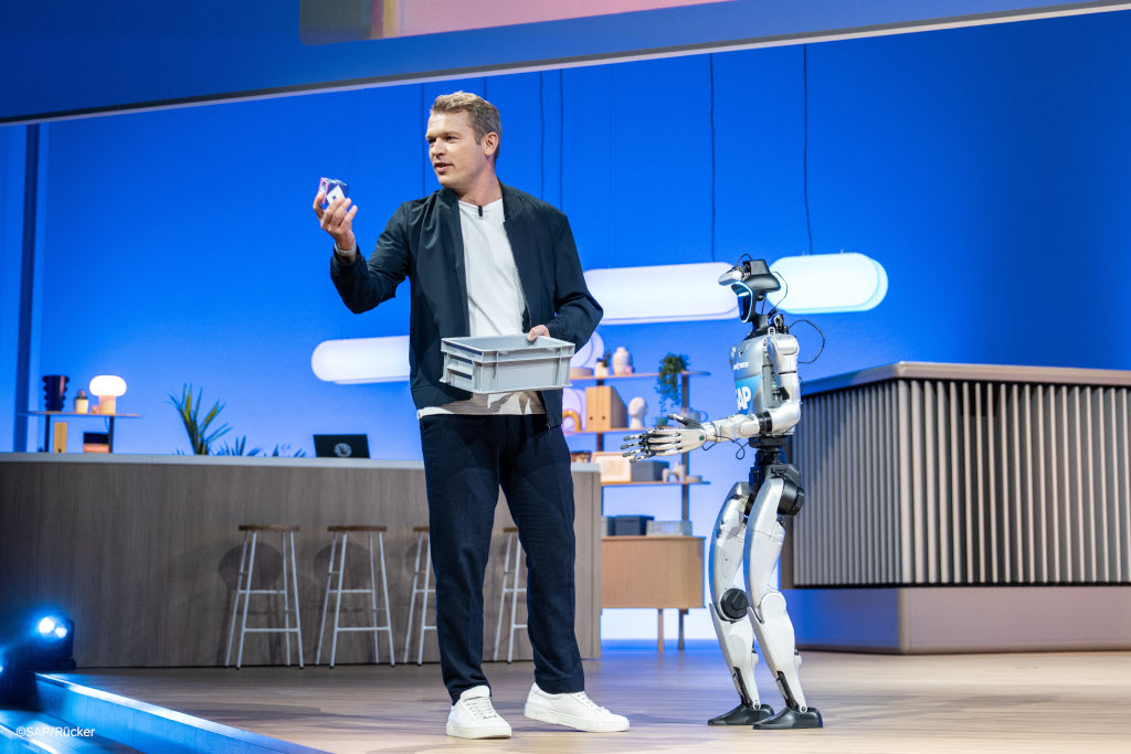 SAP賦能開發者,加速商業AI革新 3 20251105 sap03