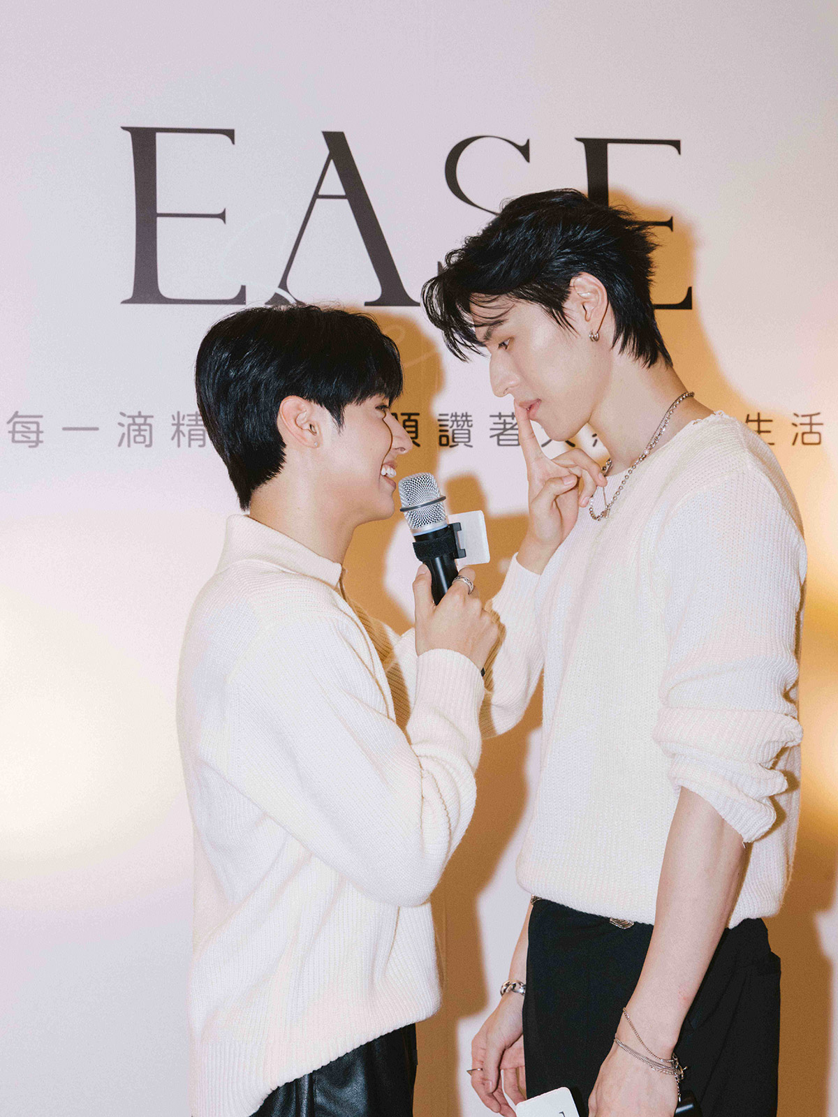 《秘密關係》續集上演?!「拓晞CP」香噴噴登場!超過300名粉絲擠爆新光三越台中店 3 20251107 NEWS 3 5