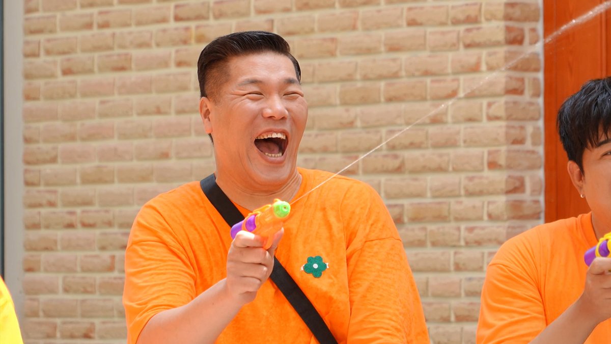 徐章焄遭《RM》成員圍攻,神童見火力全開驚呼「不可思議」 3 20251108 NEWS 2 8