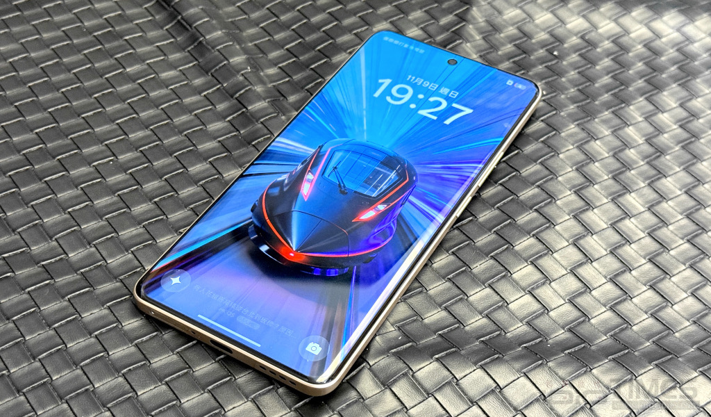 realme 15 Pro、15 5G開箱試用,三鏡好拍、美型設計,高效/平價的超值選擇! 10 realme15pro15 013 1