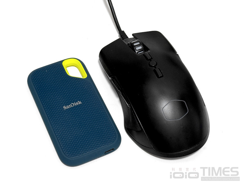 SanDisk Extreme Portable SSD開箱試用,小巧易攜、IP65防水防塵、高速1050/1000 MB/s傳輸 15 sandiskextremessd 013 7
