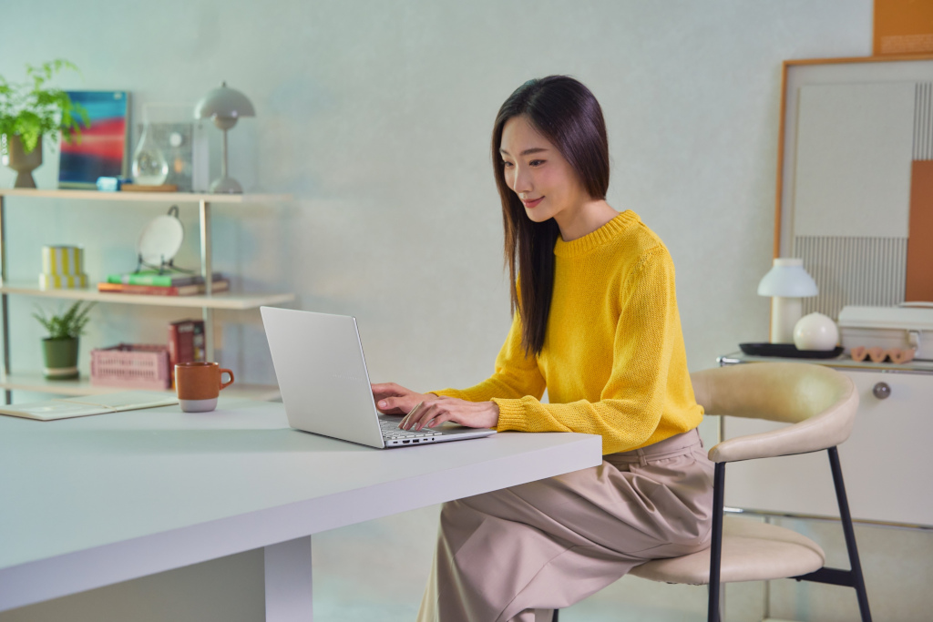 聖誕送禮靈感!歐普拉最愛:ASUS Zenbook A14,華碩五大好禮點亮聖誕節、兼具設計與實用性成熱搜首選 3 20251211 news asus03