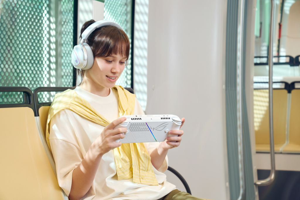 聖誕送禮靈感!歐普拉最愛:ASUS Zenbook A14,華碩五大好禮點亮聖誕節、兼具設計與實用性成熱搜首選 5 20251211 news asus05