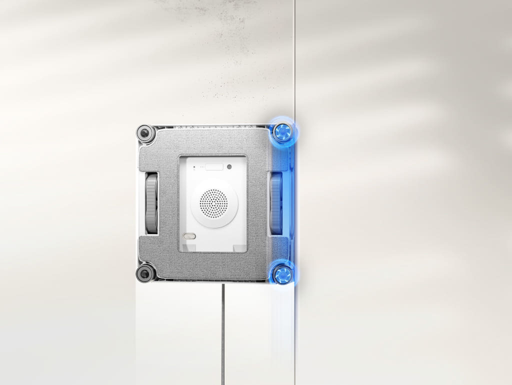 窗明几淨迎新年!科沃斯W2S OMNI全台首款全能基站擦窗機器人登場,一站整合供電、固定、安全與收納,解放限制實現無拘束清潔體驗 4 20251218 news ecovacs04