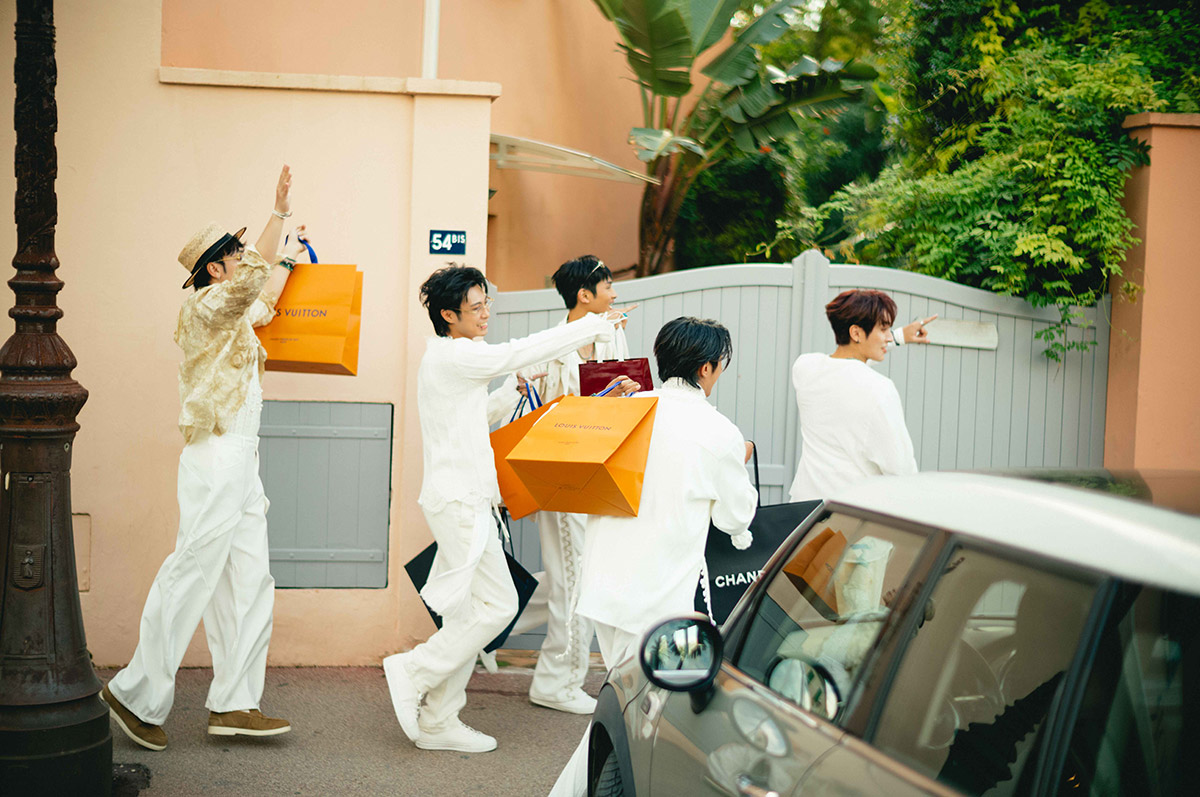 FEniX新專輯《參》實體雙版本!南法「蔚藍海岸版」× 義大利「甜水小鎮版」走進莫內名畫世界 5 20251219 NEWS 1 23