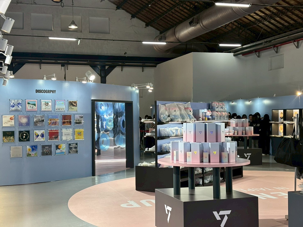 韓國人氣男團SEVENTEEN官方周邊快閃店登陸台北,與粉絲近距離相見 6 20260115 NEWS 1 13