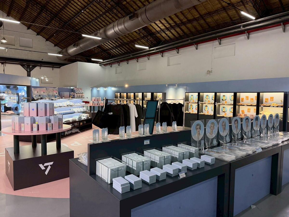 韓國人氣男團SEVENTEEN官方周邊快閃店登陸台北,與粉絲近距離相見 4 20260115 NEWS 1 18