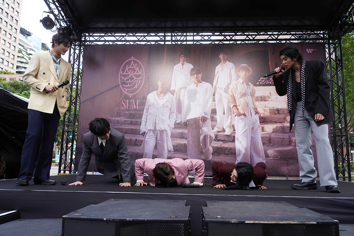 FEniX首度台北簽唱會,千名救火隊擠爆現場!攜第三張全創作新專輯《參》入伍前近距離寵粉! 2 20260126 NEWS 1 18