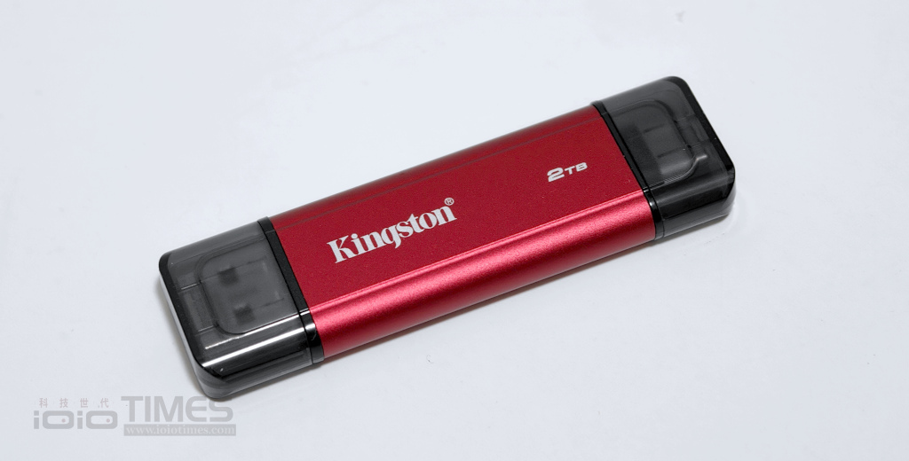 kingstondualportablessd2tb 011