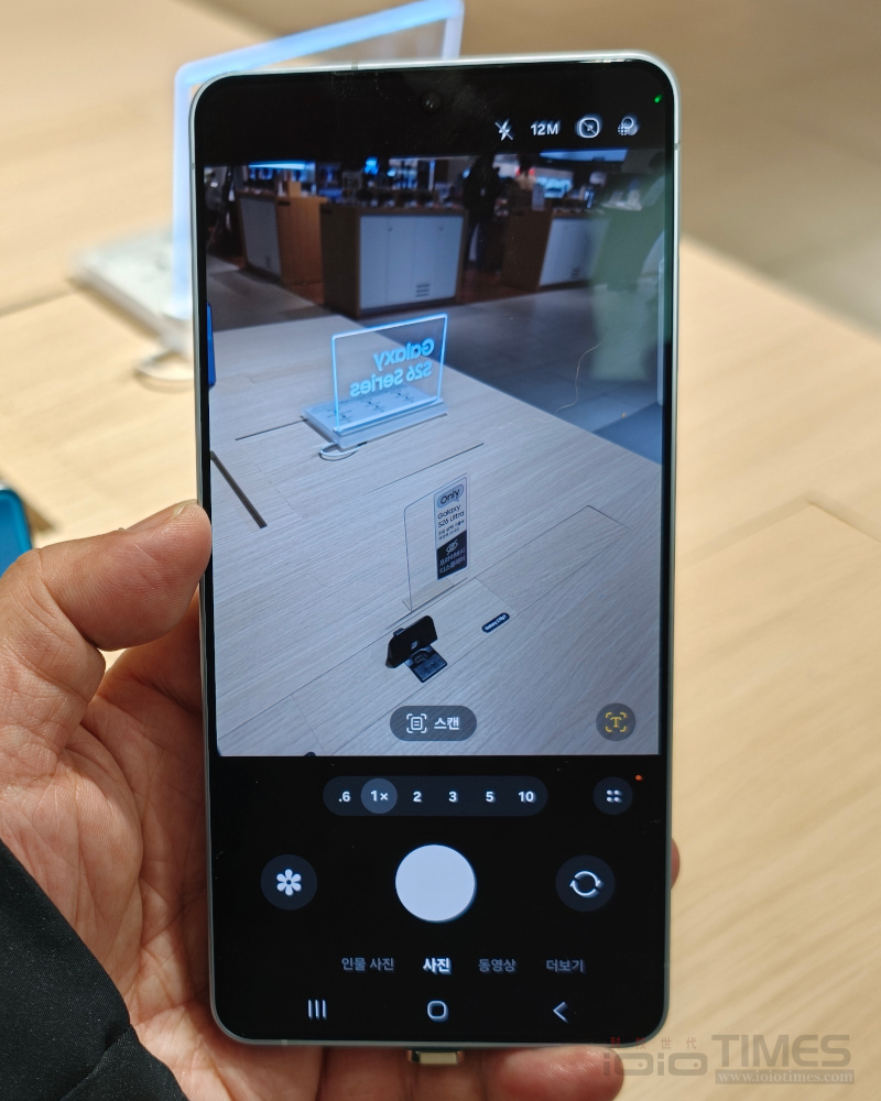 Samsung Galaxy S26系列韓國三星旗艦店現場實拍,直覺操作、AI加持、防窺特優! 11 20260226 tech samsungs26 07 2 1