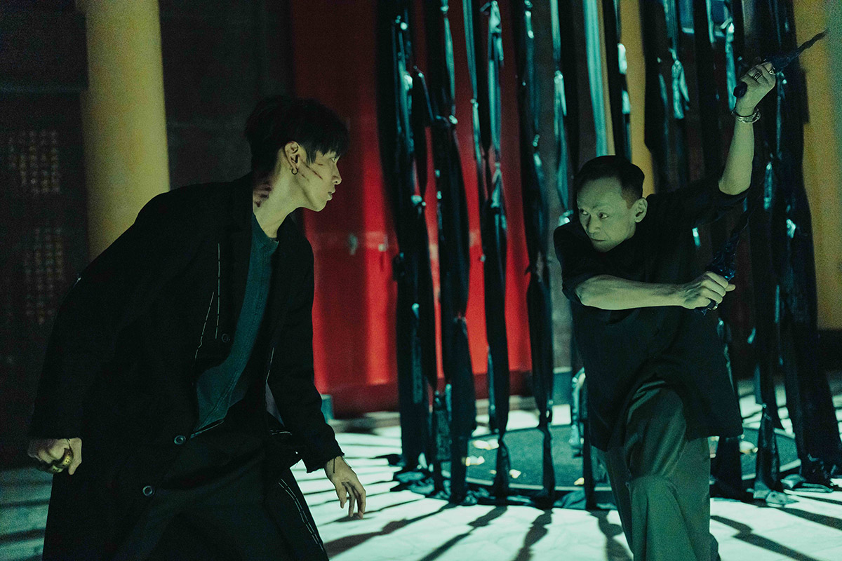 Netflix原創奇幻民俗動作影集《乩身》動作設計花絮曝光,柯震東憑空打惡鬼、神廟激戰陳以文拍一週 2 20260320 NEWS 1 2