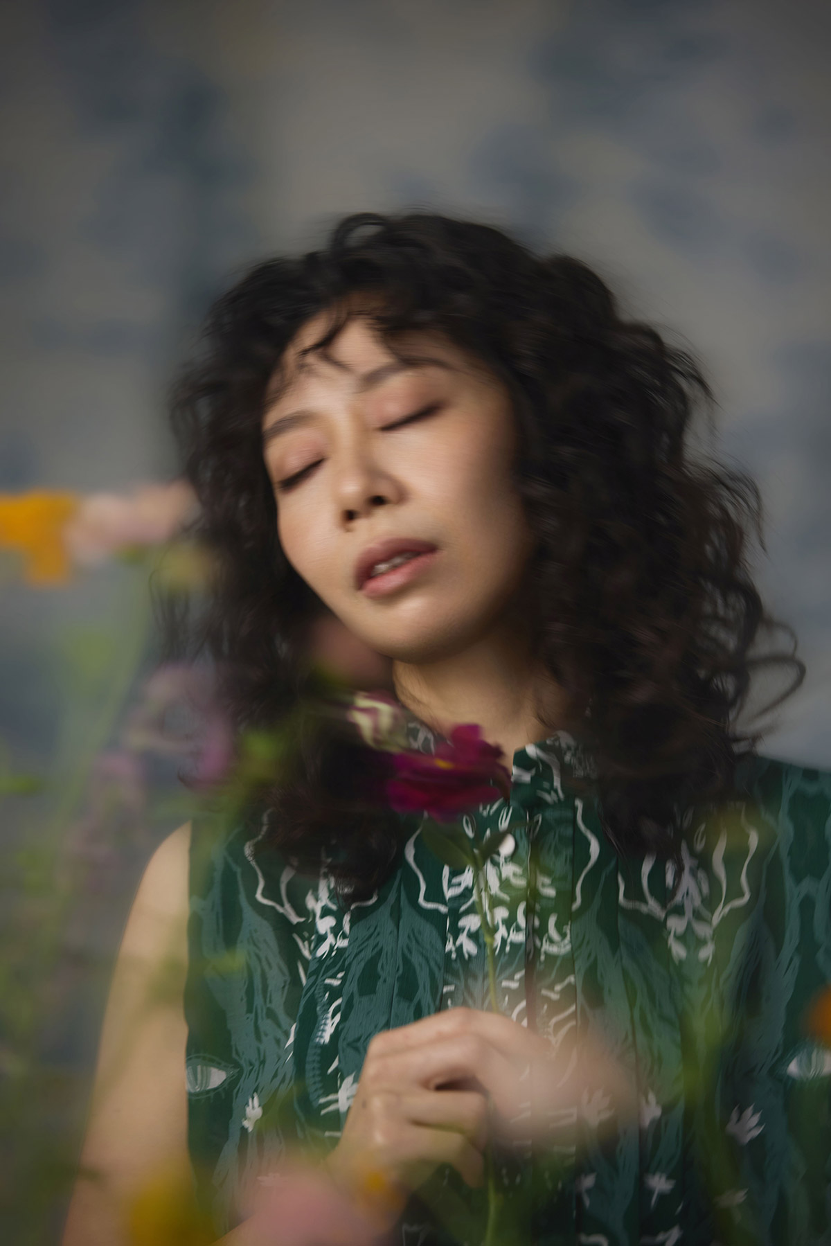 金曲獎加持再出輯!南穎Fiona攜新作《春 寄生花》回歸:回到最初喜歡的音樂 6 20260320 NEWS 1 4