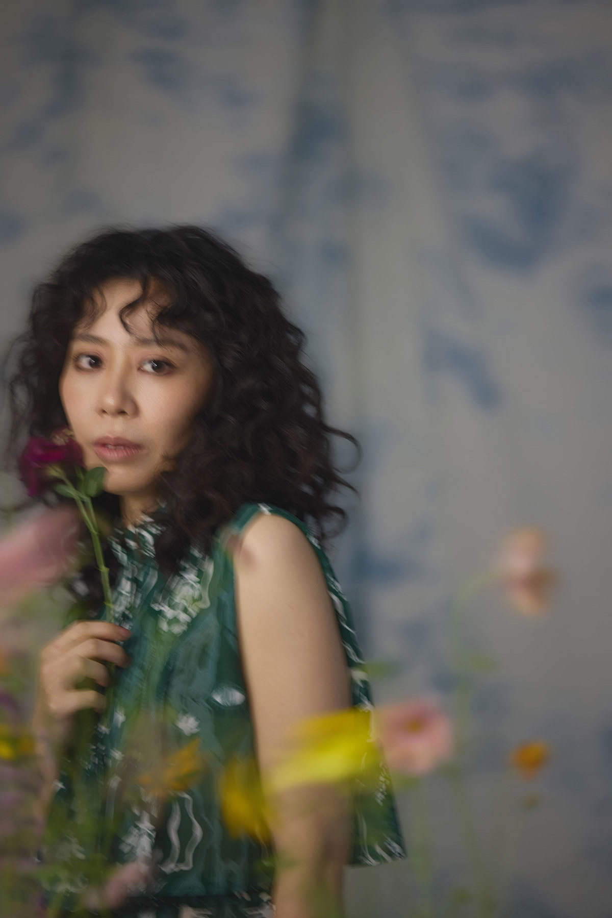 金曲獎加持再出輯!南穎Fiona攜新作《春 寄生花》回歸:回到最初喜歡的音樂 4 20260320 NEWS 1 6