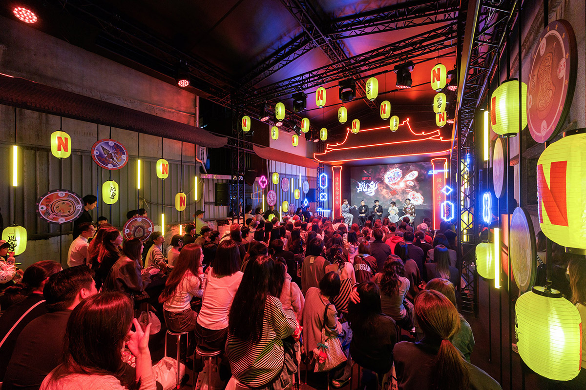 Netflix《乩身》全球發布乩身試煉之地,打造沉浸式東風市場、還原神鬼人三界奇幻場域 4 20260331 NEWS 5 20