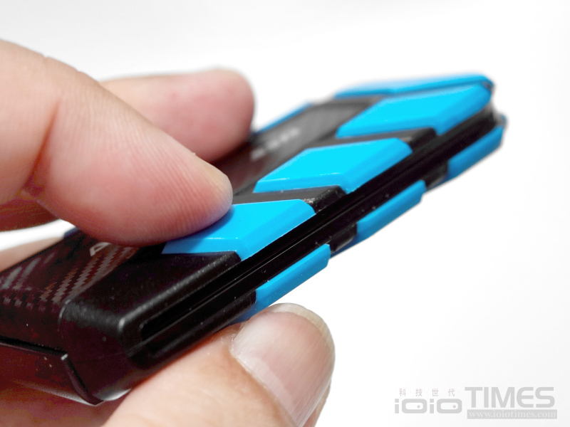 ADATA SD820、SC735高速行動外接式SSD開箱試用,強固軍規、輕巧易攜,儲存如影隨形無界限 17 adatasd820sc735ssd 016 2