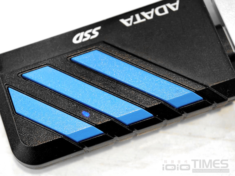 ADATA SD820、SC735高速行動外接式SSD開箱試用,強固軍規、輕巧易攜,儲存如影隨形無界限 33 adatasd820sc735ssd 050 2