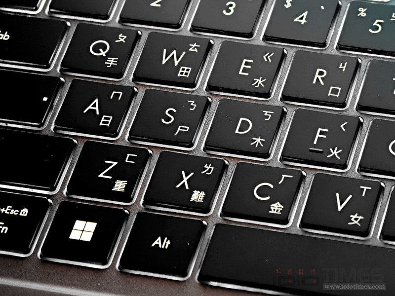 ASUS Vivobook S16(S3607AA)開箱試用,Intel Core Ultra系列3處理器搭載、輕薄多彩展現獨家魅力 29 asusvivobooks16 s3607aa21