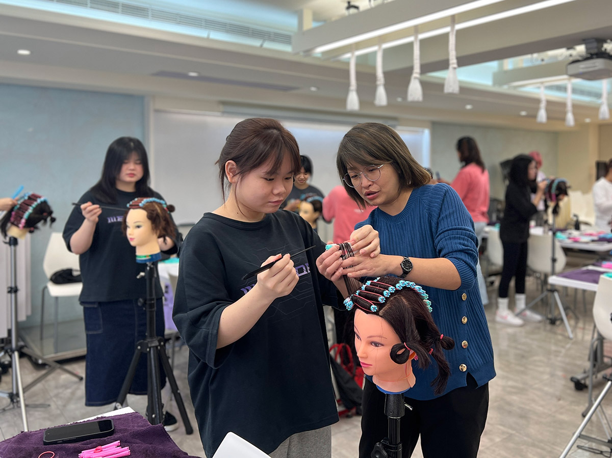 深耕60年再進化!曼都髮型啟動新世代轉型從人才輸出、門市升級到AI應用 再創美業成長曲線 3 20260410 NEWS 1 27