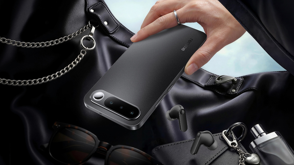 realme 16 5G自帶「補光自拍鏡」引領反手拍潮流,4月23日正式開賣!4月17日預購開跑,指定通路最高現省2,000元、預購享近萬元好禮 3 20260415 news realme16 05