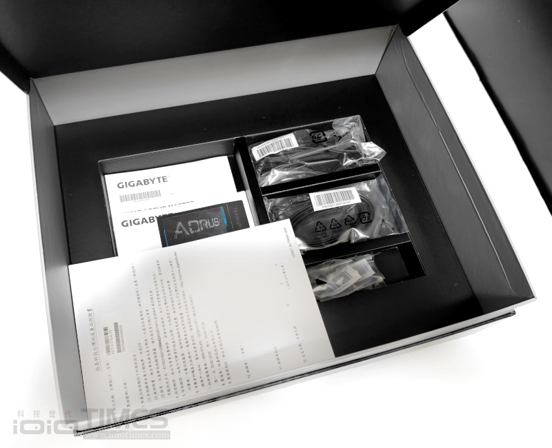 gigabytex870aorusstealthmb 014 4