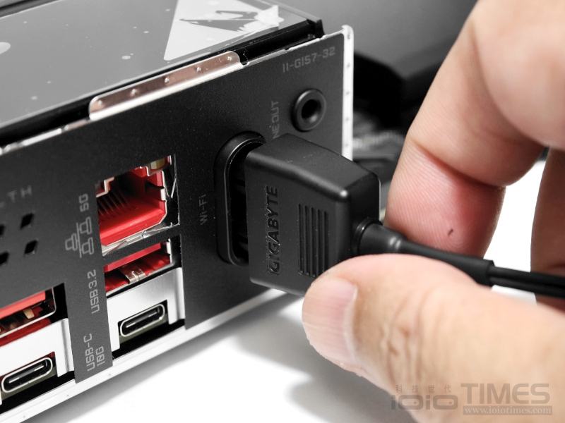 gigabytex870aorusstealthmb 016 2