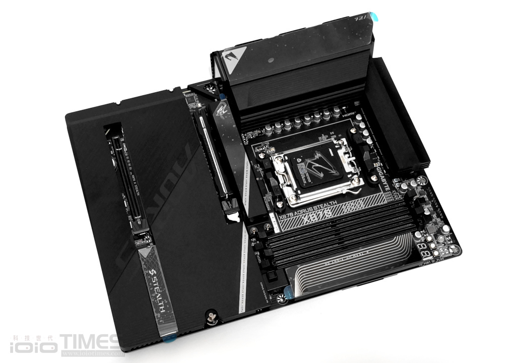 gigabytex870aorusstealthmb 017