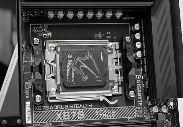 gigabytex870aorusstealthmb 018 1