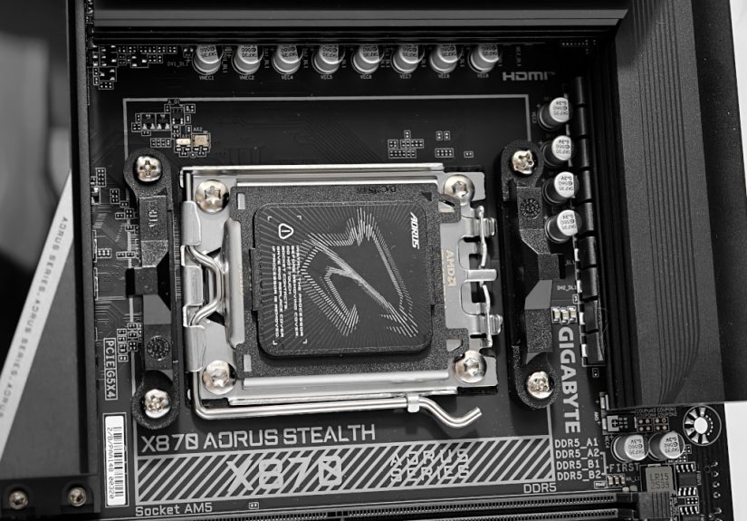 gigabytex870aorusstealthmb 018 1