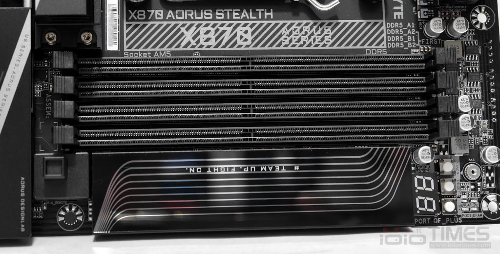 gigabytex870aorusstealthmb 019