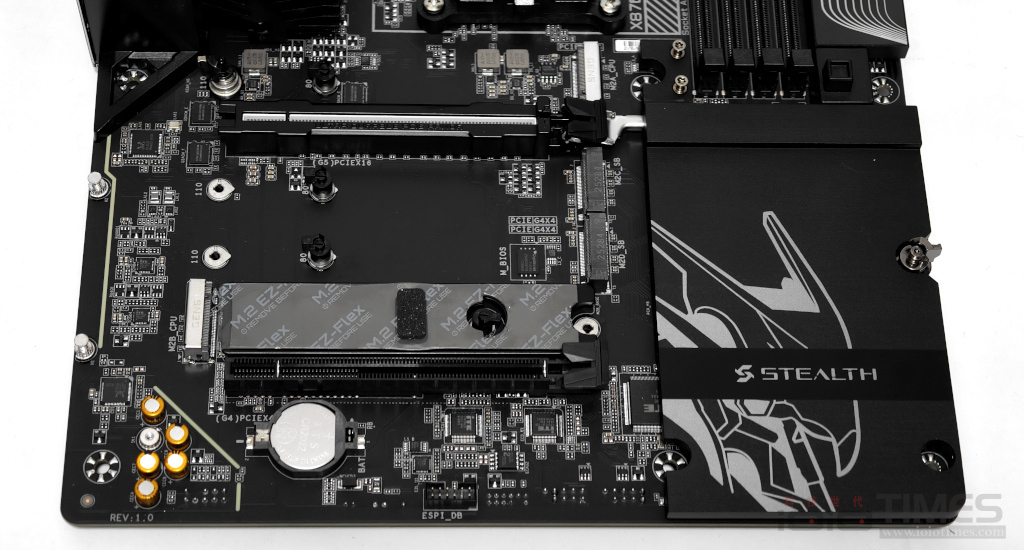 gigabytex870aorusstealthmb 023