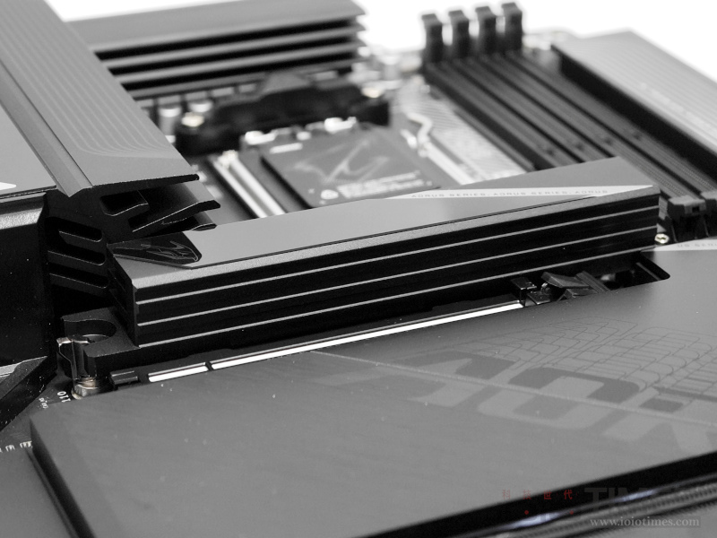 gigabytex870aorusstealthmb 025 1