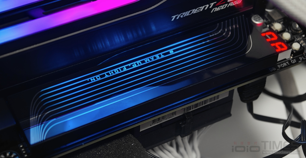 gigabytex870aorusstealthmb 050