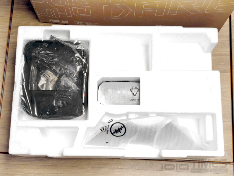 ROG Strix 5K XG27JCG電競螢幕開箱試用,雙模進化、遊戲沉浸流暢與極致畫質視覺兼俱的完美體現 7 rogstrixxg27jcg5k 012 1