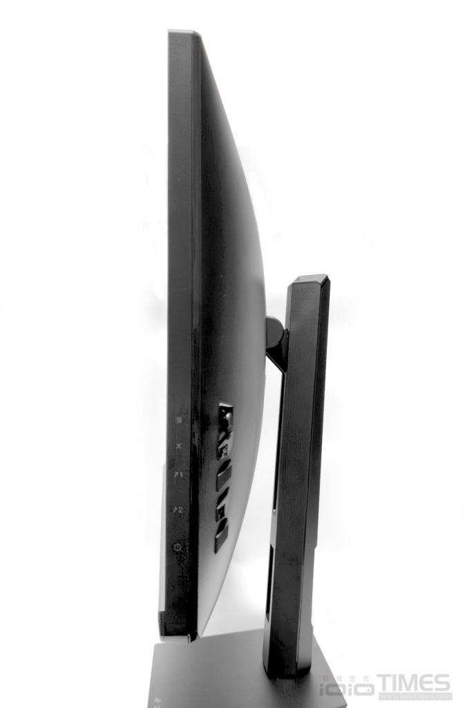 ROG Strix 5K XG27JCG電競螢幕開箱試用,雙模進化、遊戲沉浸流暢與極致畫質視覺兼俱的完美體現 24 rogstrixxg27jcg5k 020 3