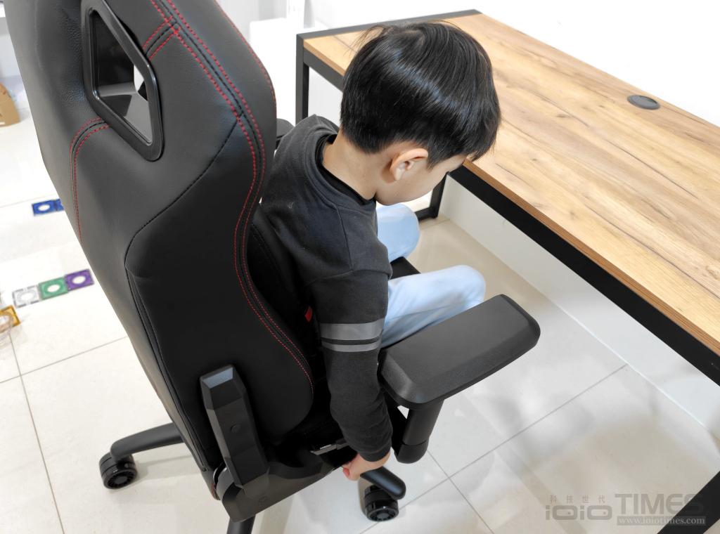 xpgnexusplusgamingchair 042