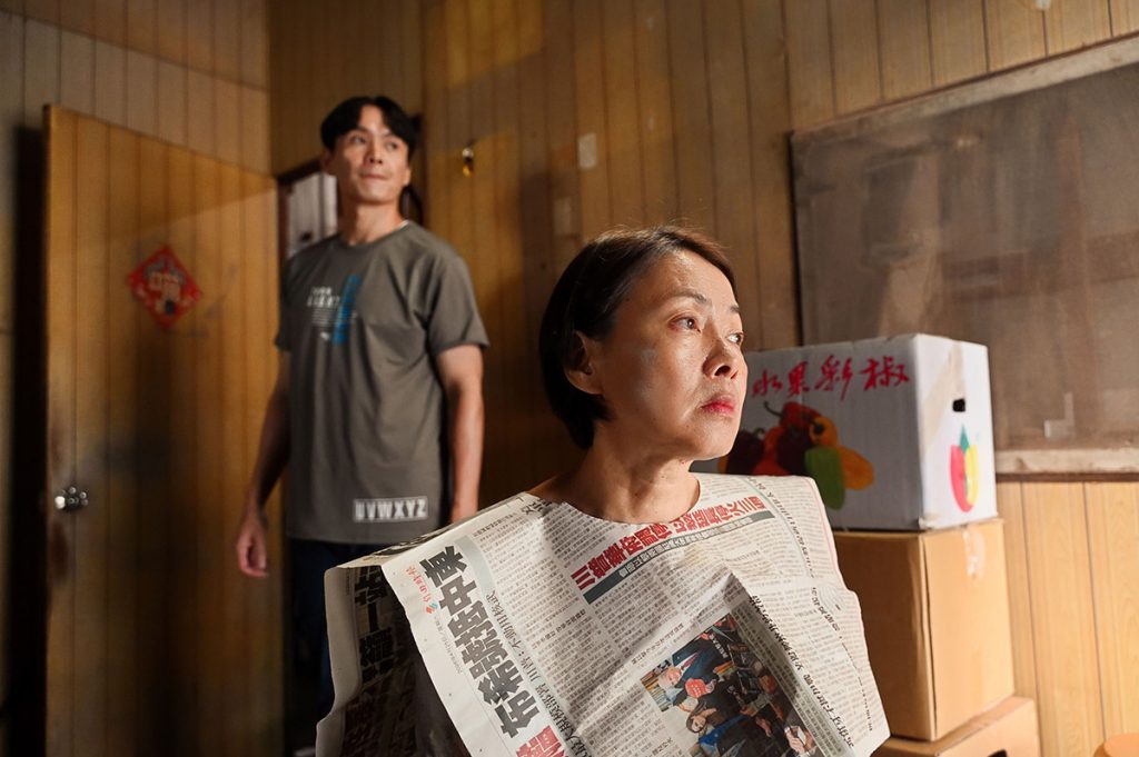 催淚神曲來了!雙金卡司柯淑勤,黃鐙輝首度同框!澎恰恰《做你的後生你的囝》MV母親節上線 9 20260511 NEWS 1 9