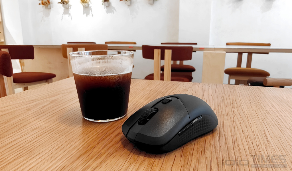 msiversa300wireless8kmouse 010