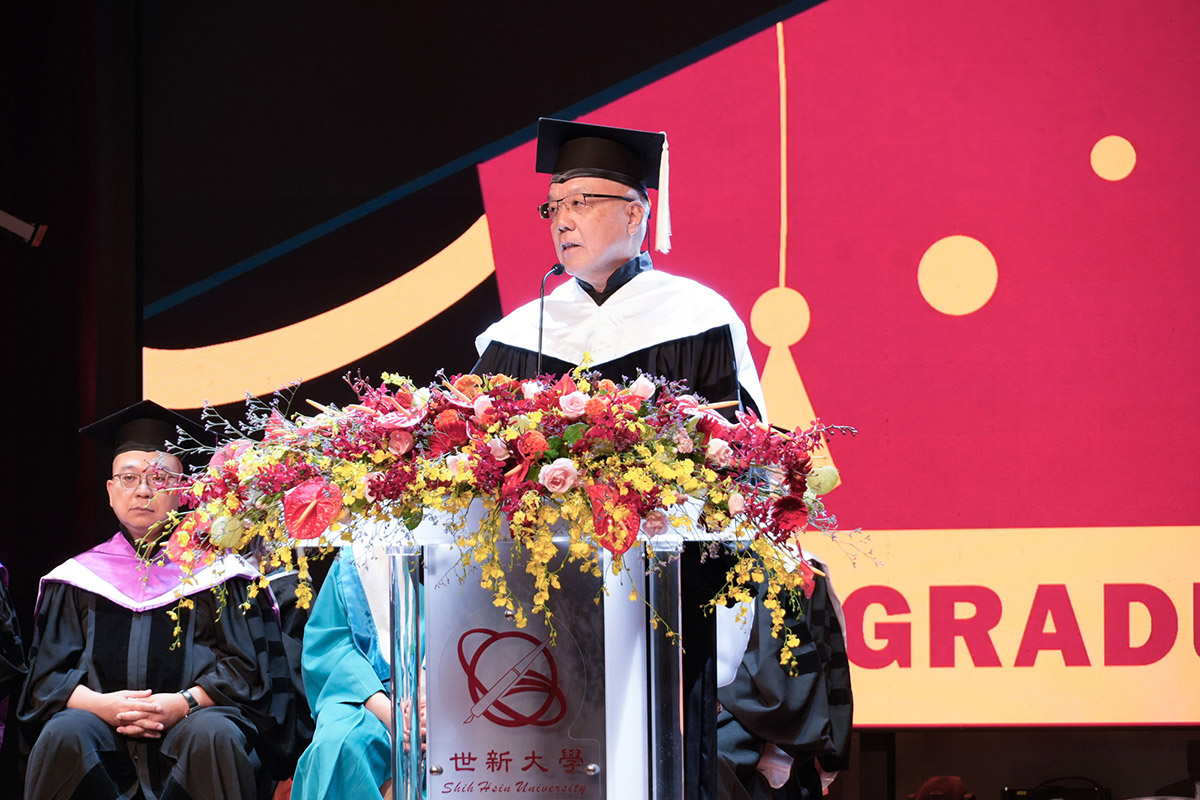世新大學10場畢典登場,跨界嘉賓勉畢業生發光,邀賈永婕致詞,分享不怕雜音勇敢前行 4 20260601 NEWS 2 5