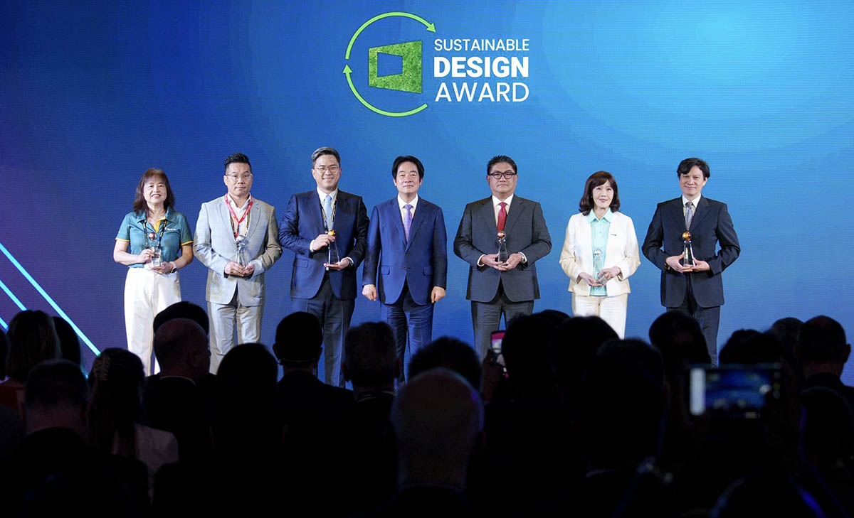華碩電腦以設計理念清晰及展台可重複利用,獲得COMPUTEX 2026永續設計獎旗艦規模組金獎 1 20260618 NEWS 3 6