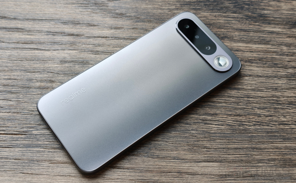realme 16 Pro、realme 16 5G開箱試用,2億畫素全焦段、輕鬆變身拍照大師,玩家中階價位的完美之選! 9 realme16pro5g 014